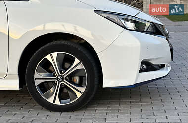Хэтчбек Nissan Leaf 2020 в 