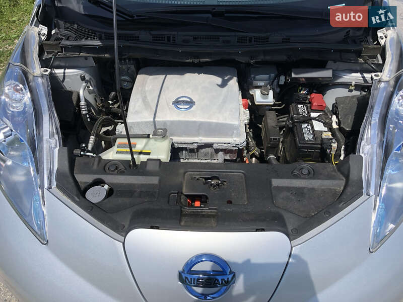 Хэтчбек Nissan Leaf 2013 в Тернополе