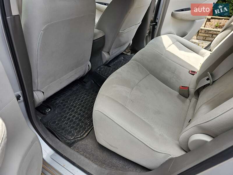 Хэтчбек Nissan Leaf 2011 в Киеве