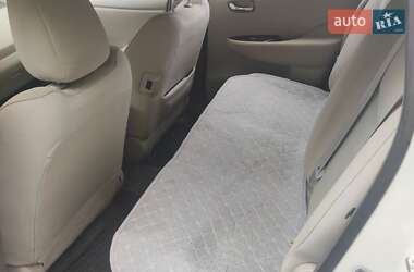 Хэтчбек Nissan Leaf 2012 в 