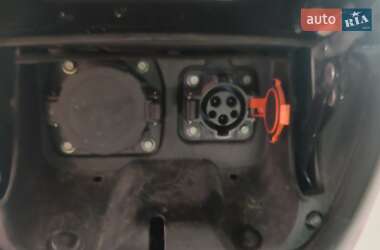 Хэтчбек Nissan Leaf 2012 в 
