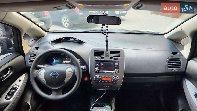 Хэтчбек Nissan Leaf 2015 в Ивано-Франковске