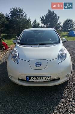 Хэтчбек Nissan Leaf 2014 в Березному