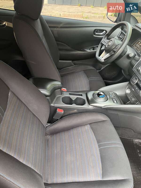 Хэтчбек Nissan Leaf 2018 в Умани