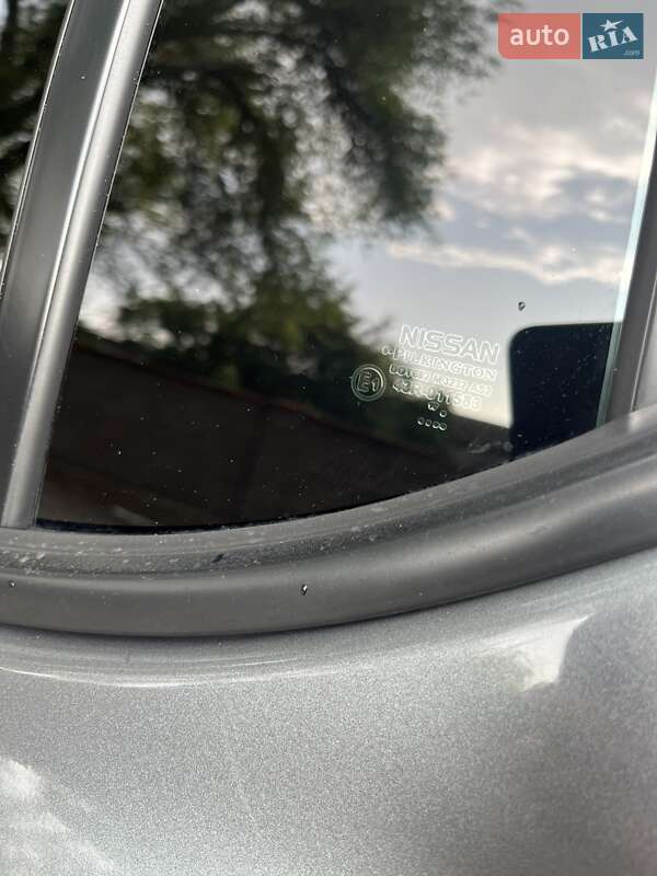 Хэтчбек Nissan Leaf 2018 в Умани