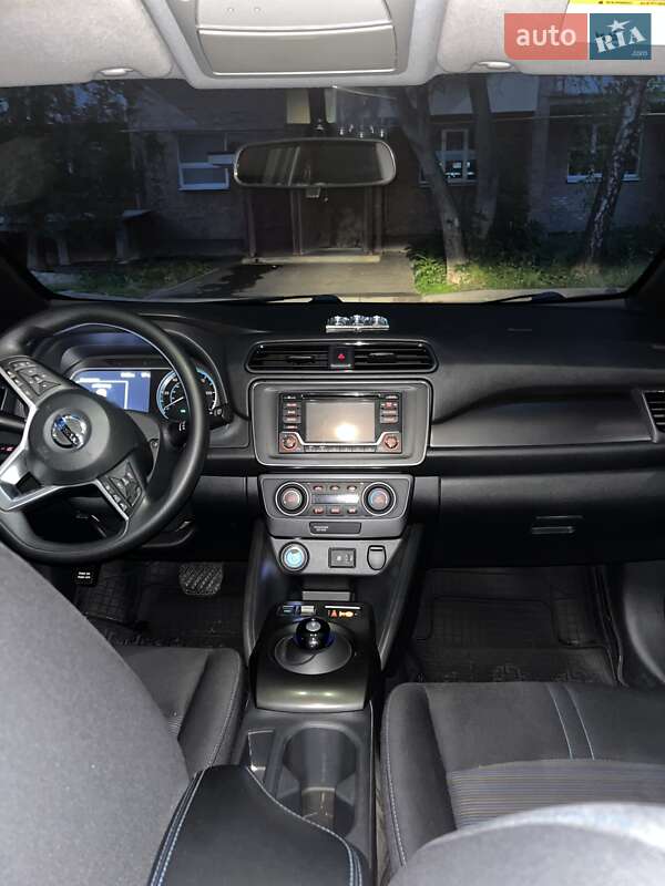 Хэтчбек Nissan Leaf 2018 в Умани