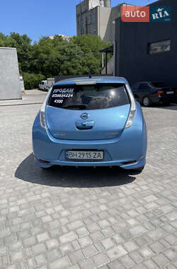 Хетчбек Nissan Leaf 2011 в 