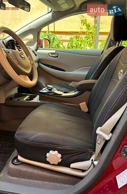 Хэтчбек Nissan Leaf 2012 в 