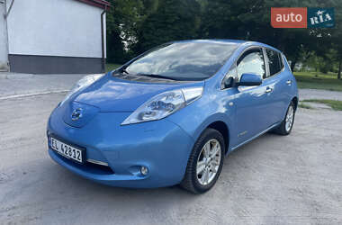Хэтчбек Nissan Leaf 2012 в Красилове