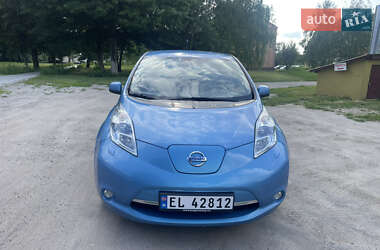 Хэтчбек Nissan Leaf 2012 в 