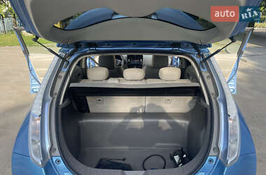 Хэтчбек Nissan Leaf 2012 в 