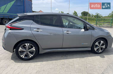 Хэтчбек Nissan Leaf 2018 в 