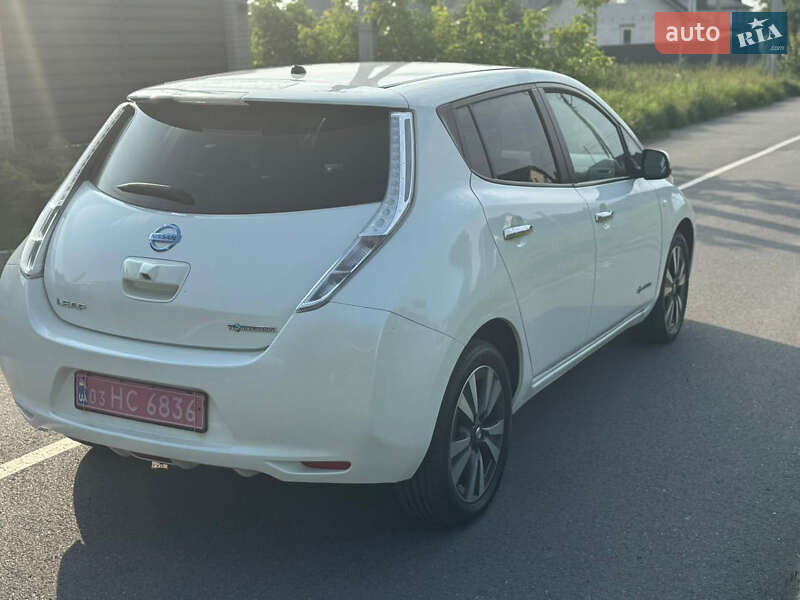 Хэтчбек Nissan Leaf 2015 в Киеве