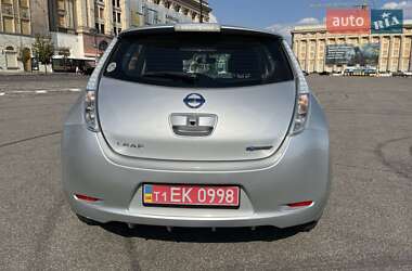 Хэтчбек Nissan Leaf 2015 в 