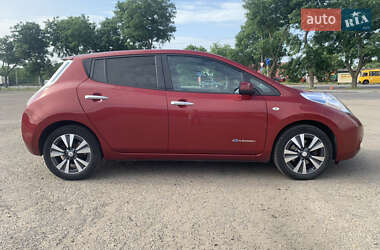 Хэтчбек Nissan Leaf 2017 в 