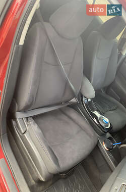 Хэтчбек Nissan Leaf 2017 в 