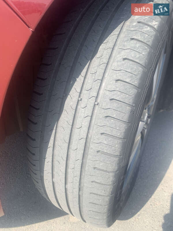 Хэтчбек Nissan Leaf 2017 в Южном