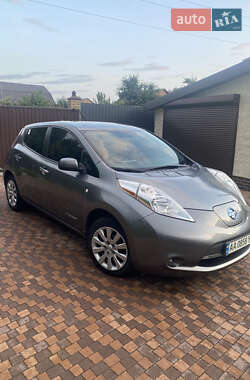 Хетчбек Nissan Leaf 2015 в Києві