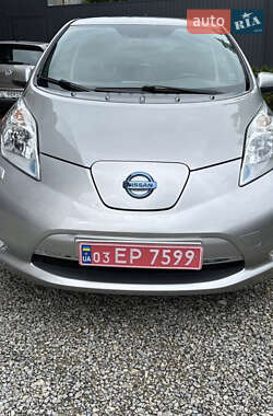 Хэтчбек Nissan Leaf 2015 в 