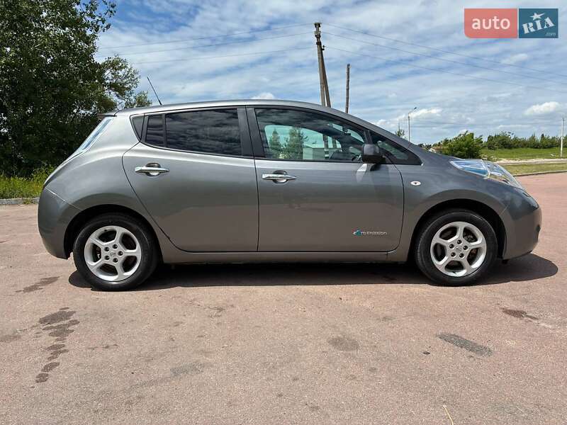 Хэтчбек Nissan Leaf 2016 в Житомире