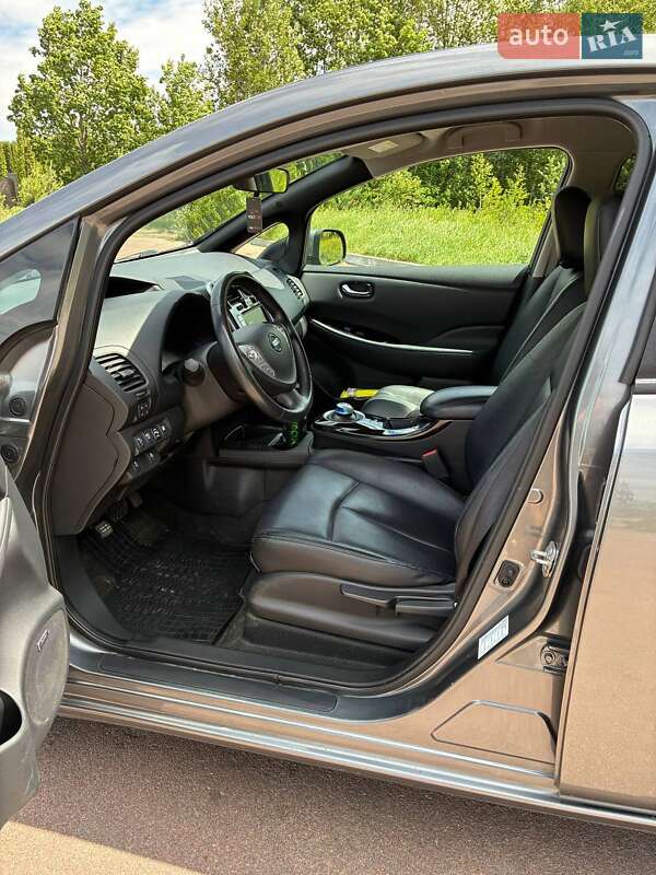 Хэтчбек Nissan Leaf 2016 в Житомире