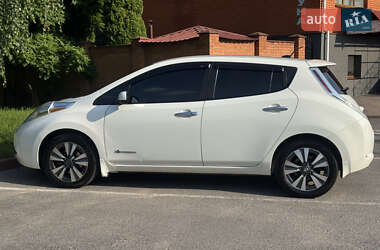 Хэтчбек Nissan Leaf 2016 в 