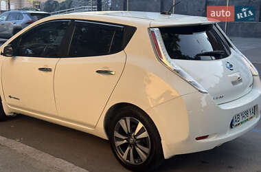 Хэтчбек Nissan Leaf 2016 в 