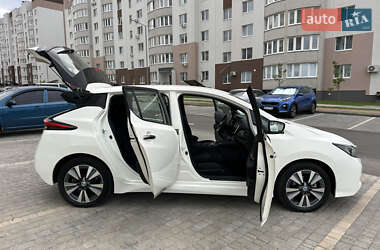 Хэтчбек Nissan Leaf 2020 в 