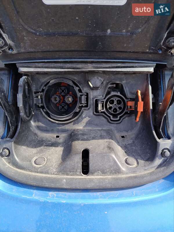 Хетчбек Nissan Leaf 2013 в Житомирі