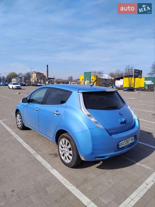 Хетчбек Nissan Leaf 2013 в Житомирі