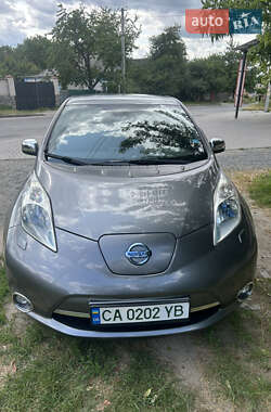 Хетчбек Nissan Leaf 2013 в Умані