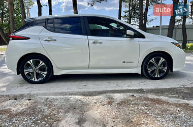 Хэтчбек Nissan Leaf 2019 в Львове