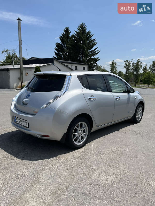 Хэтчбек Nissan Leaf 2012 в Любаре