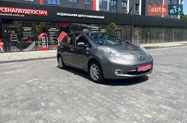 Хэтчбек Nissan Leaf 2013 в 