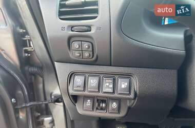 Хэтчбек Nissan Leaf 2013 в 