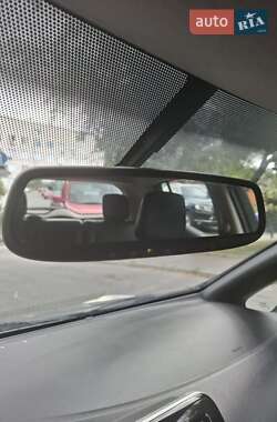 Хэтчбек Nissan Leaf 2013 в 