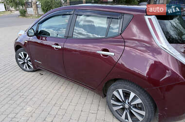 Хетчбек Nissan Leaf 2016 в 