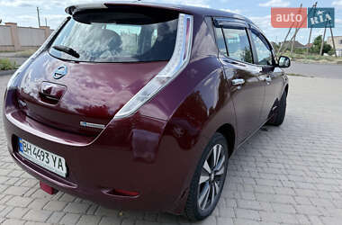 Хетчбек Nissan Leaf 2016 в 