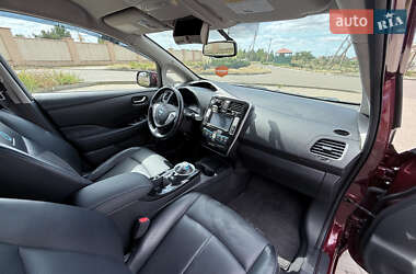 Хетчбек Nissan Leaf 2016 в 