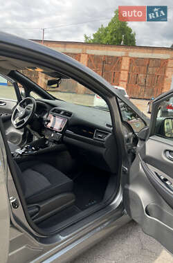 Хэтчбек Nissan Leaf 2021 в 