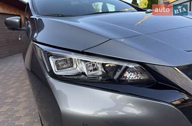 Хетчбек Nissan Leaf 2020 в 