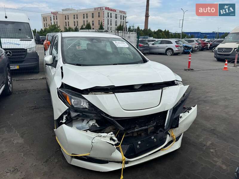 Хэтчбек Nissan Leaf 2018 в Львове
