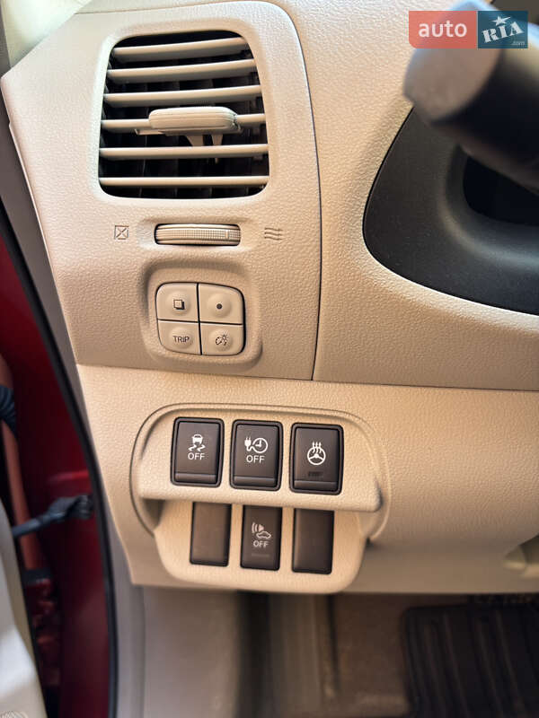 Хетчбек Nissan Leaf 2012 в Чернівцях