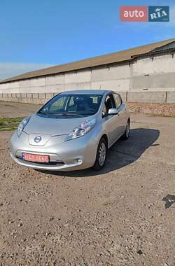 Хэтчбек Nissan Leaf 2015 в 