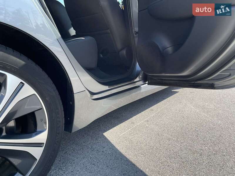 Хетчбек Nissan Leaf 2018 в Києві