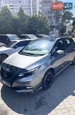 Хэтчбек Nissan Leaf 2023 в Одессе