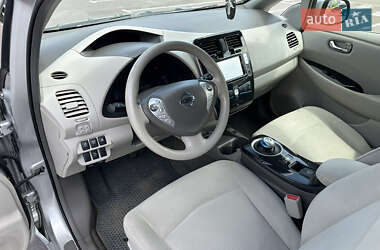 Хэтчбек Nissan Leaf 2012 в 