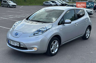 Хэтчбек Nissan Leaf 2012 в 