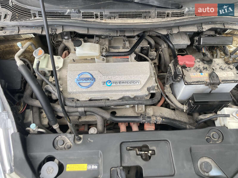 Хэтчбек Nissan Leaf 2012 в Виннице