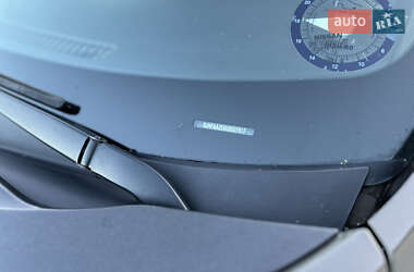 Хэтчбек Nissan Leaf 2015 в 